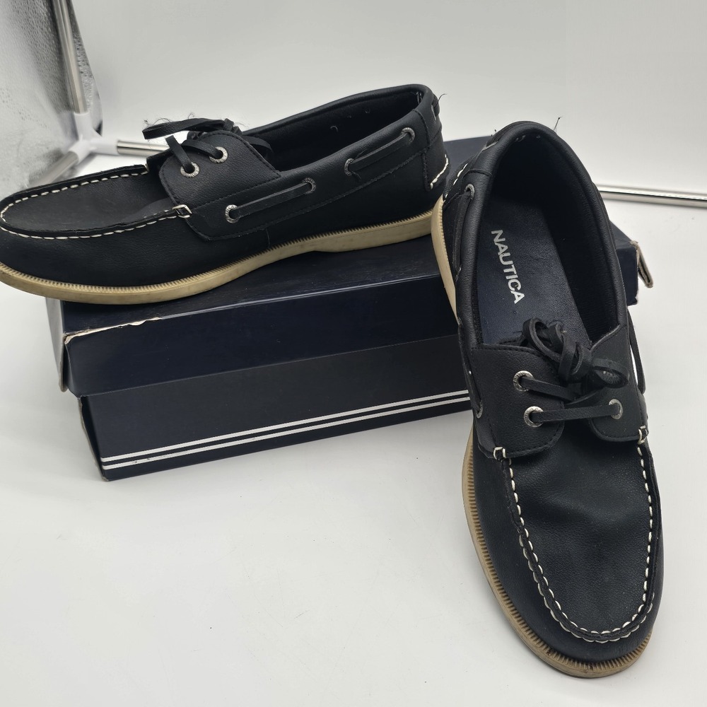 Nautica Boat Shoes Men Size 9.5 Navy Blue Tan Stitching Nueltin Comfort Lace Up